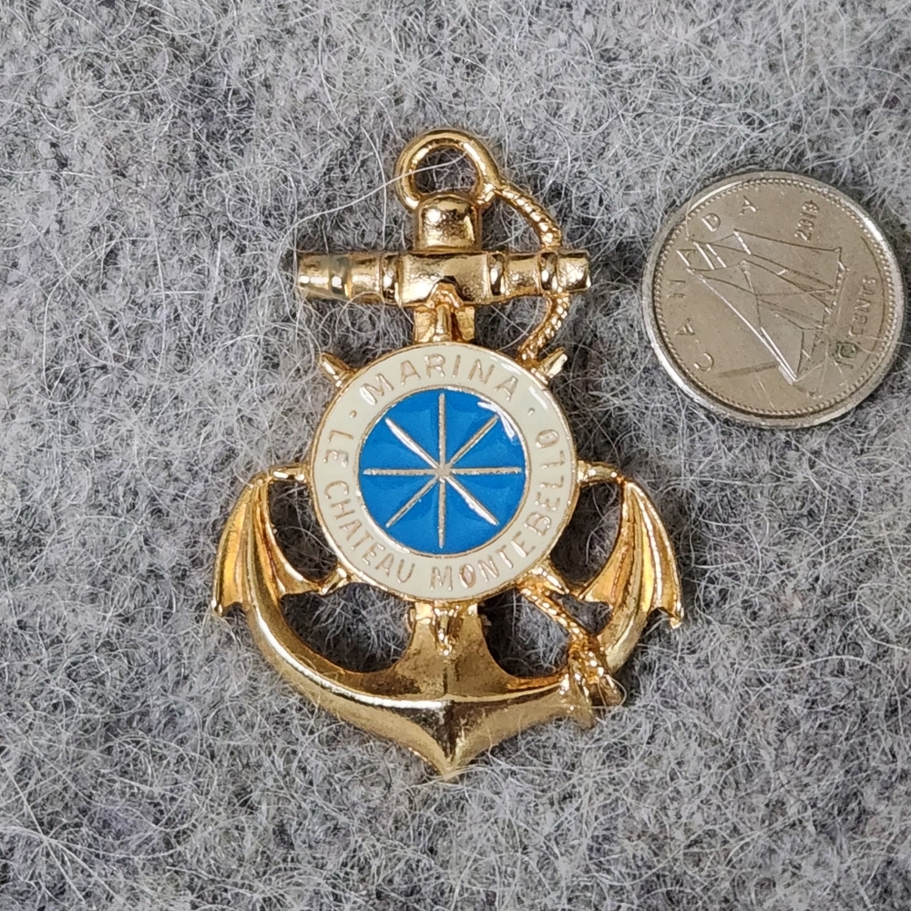 2/$30 Rare Marina Du Fairmont Le Château Montebello QC Quebec Lapel Pin